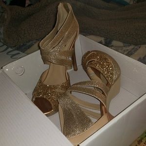 Gold heel